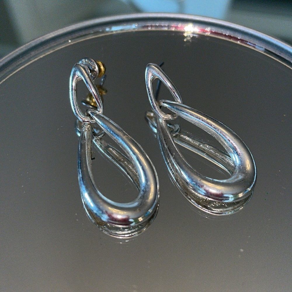 Vtg Napier silver teardrop post earrings - Picture 2 of 5